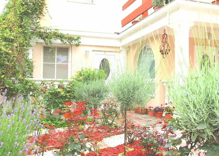 Yox Apartment 4
